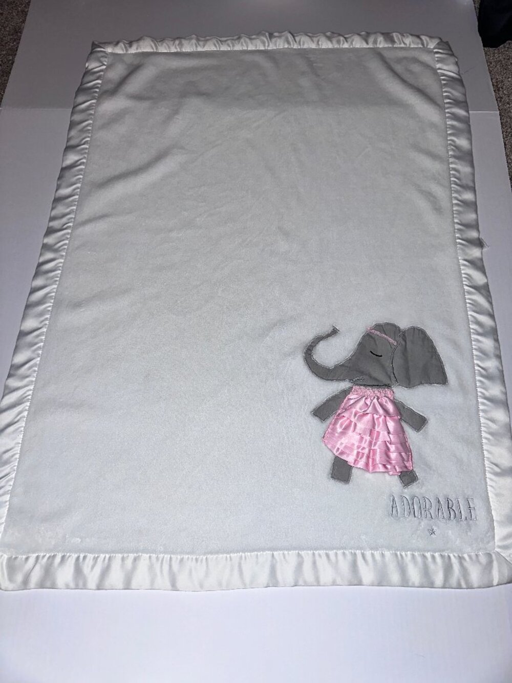 Baby Girl Carter's Carters White Adorable Elephant Baby Blanket Satin Trim RARE